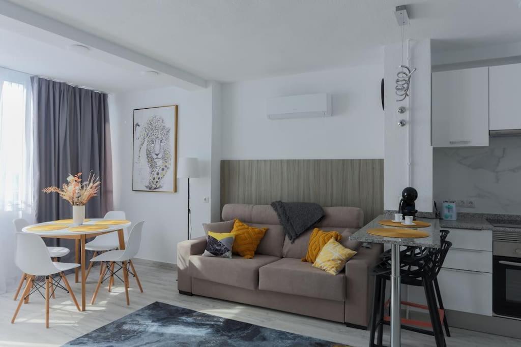 Apartamentos De Benidorm, Playa Poniente, Espana Екстериор снимка