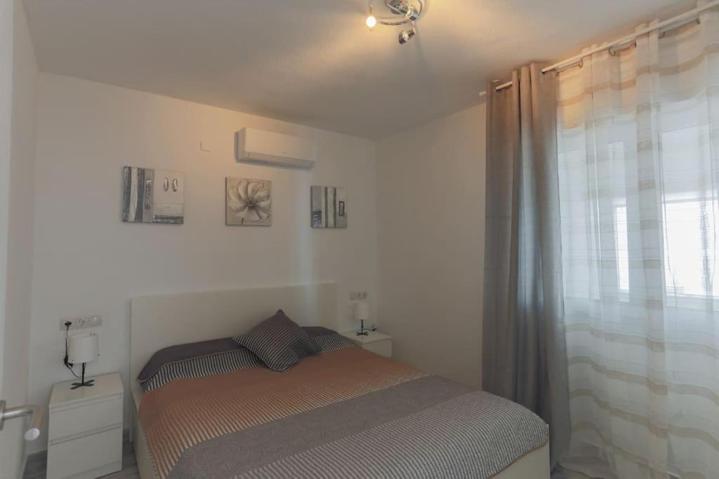 Apartamentos De Benidorm, Playa Poniente, Espana Екстериор снимка
