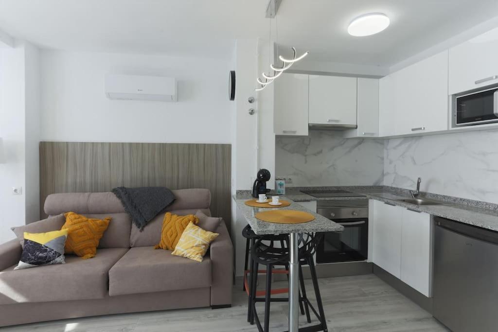 Apartamentos De Benidorm, Playa Poniente, Espana Екстериор снимка